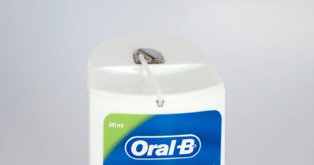 Keep Teeth Healthy With the Best Flossing Technique