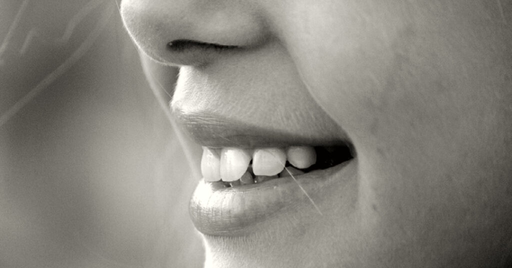 Cracked Tooth Syndrome: Symptoms and Treatment